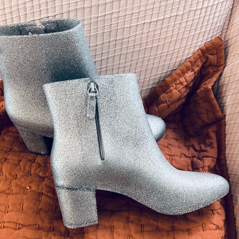 🩶☔️ 🩶 Melissa Glamorous Glittering Silver Ankle Rain Boots 🩶☔️🩶